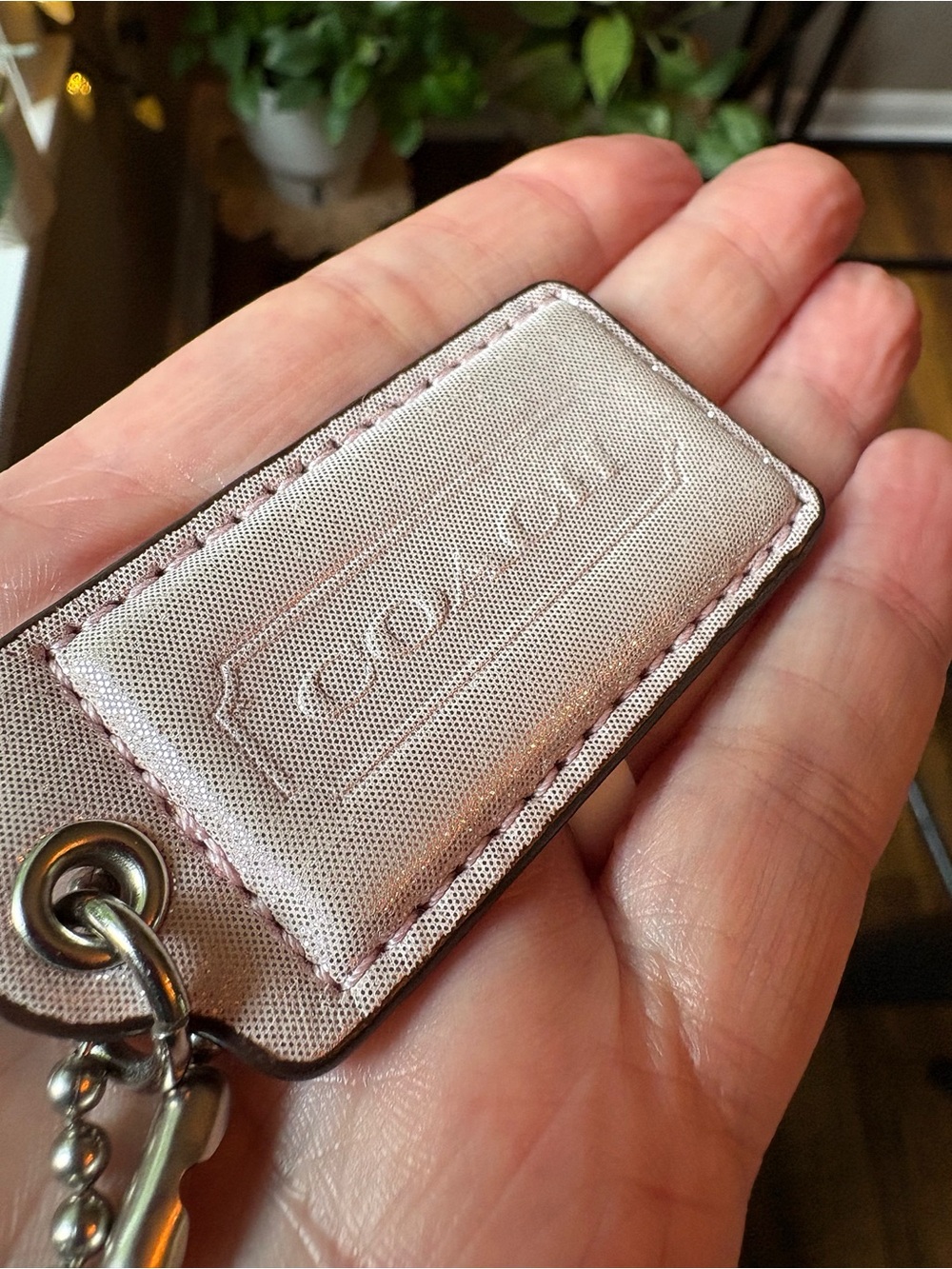 ♥️💖 Coach Vintage Hang Tag Pale Pink Shimmer & Silver Ball Chain Rare Unique